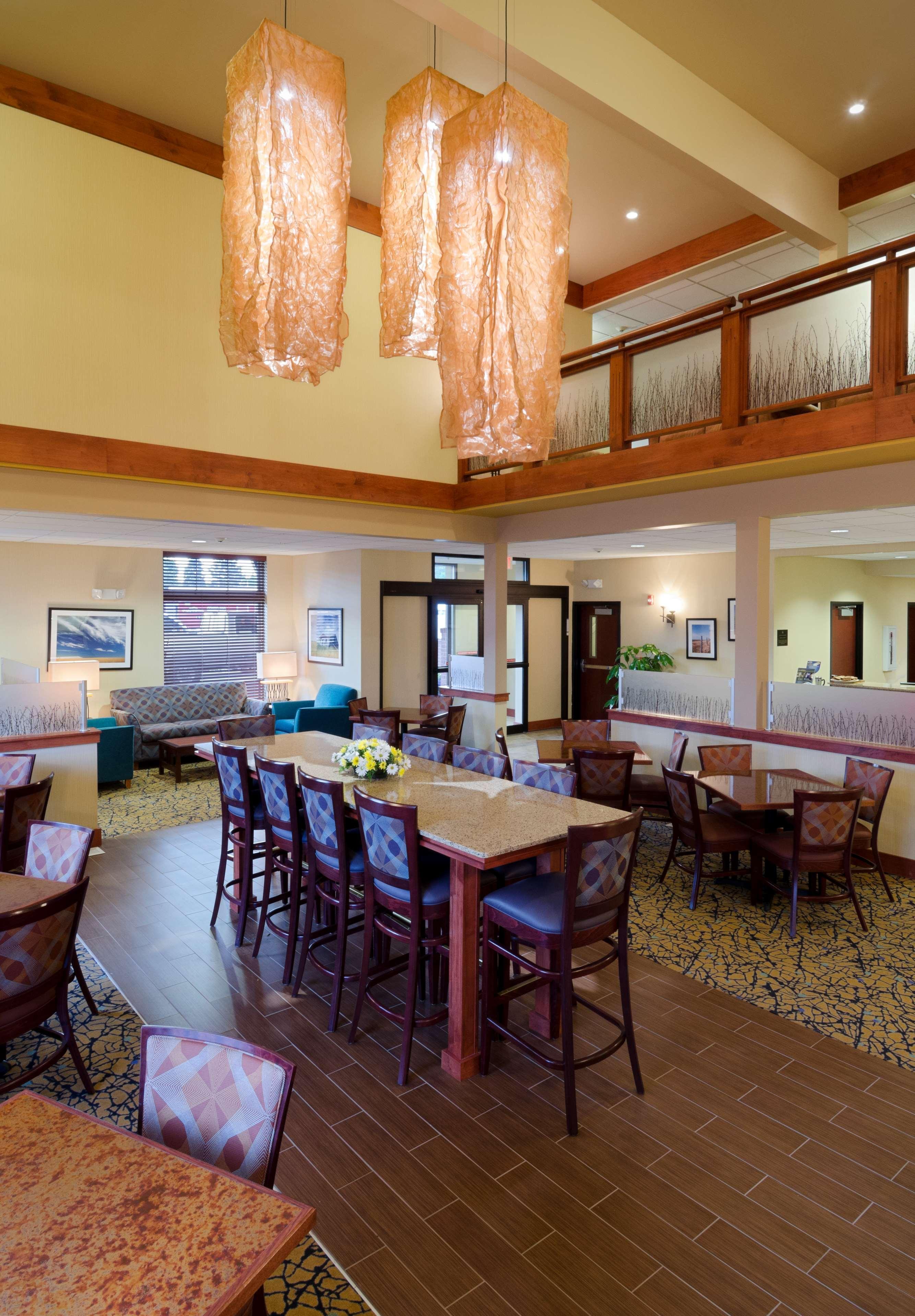 Best Western Golden Prairie Inn And Suites Sidney Kültér fotó